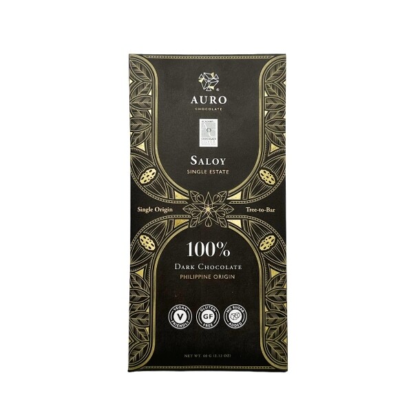 Una tableta de chocolate negro con sabor a saloy de la marca Auro