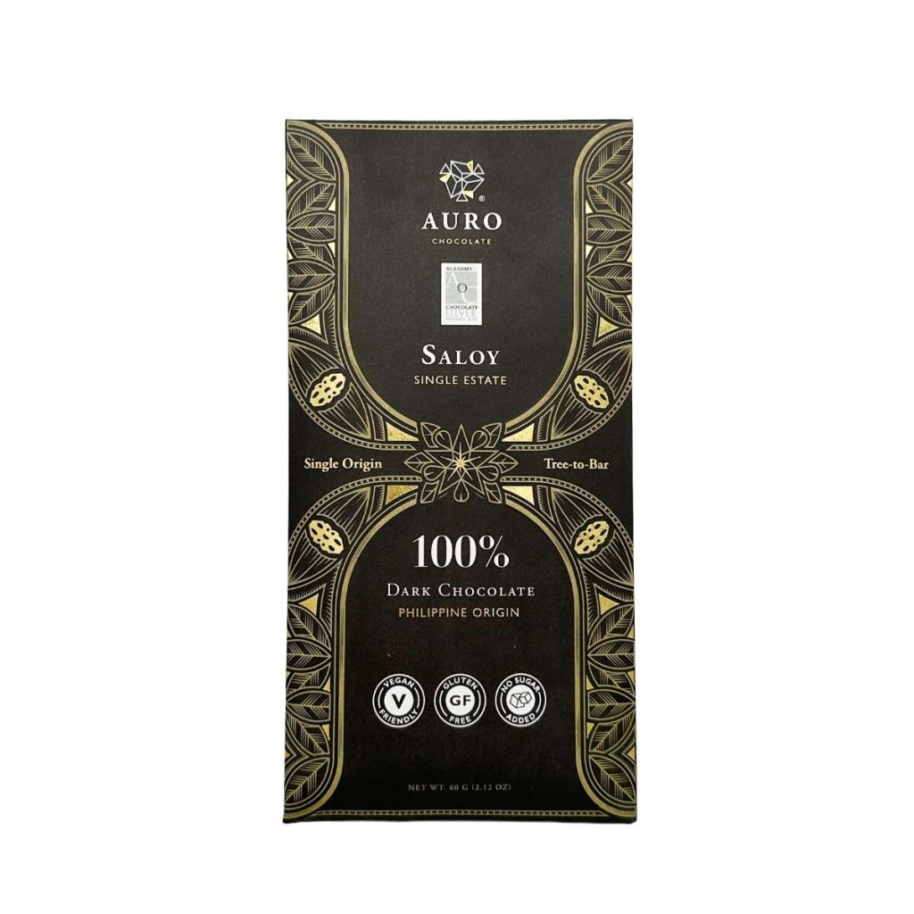 Una tableta de chocolate negro con sabor a saloy de la marca Auro